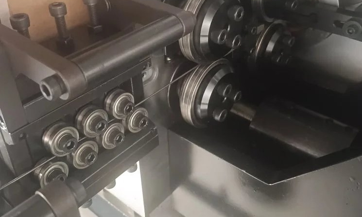 汽车座垫钢丝簧折弯
